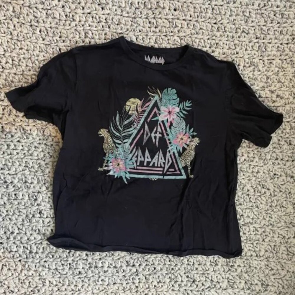 Medium Black Vintage-Style Neon Tropical Def Leppard Shirt